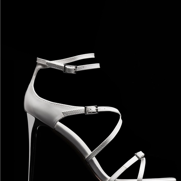 Fashion Nova Leveling Up white Heels size 6 NWB - Picture 4 of 8